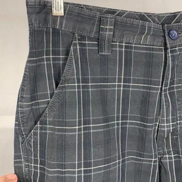 7 for $25 sale 🌟 Wrangler Men's Gray Black 100% Cotton Plaid Cargo Shorts 32 - Picture 7 of 10